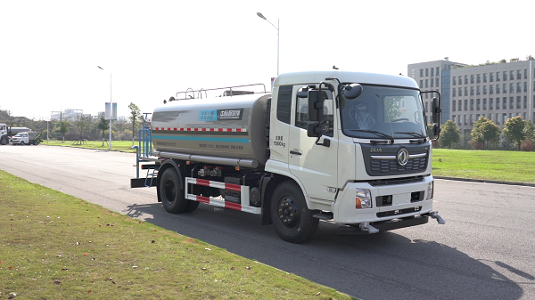 國(guó)內(nèi)灑水車(chē)制造廠家哪家強(qiáng)